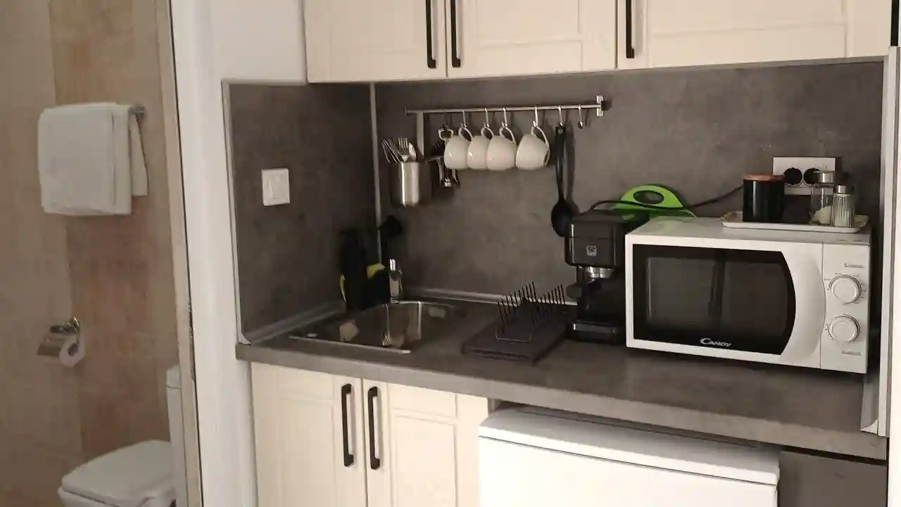 Модерна баня с душ кабина в Студио 3